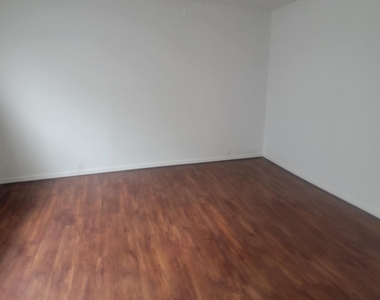 3303 W Greenridge Drive Drive - Photo Thumbnail 15