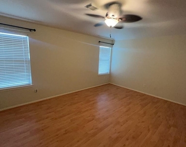 5523 Dapplewood Lane - Photo Thumbnail 12
