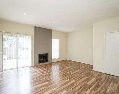 2910 Grants Lake Boulevard - Photo Thumbnail 6