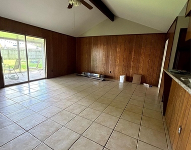 5319 Lincoln Town Drive - Photo Thumbnail 12
