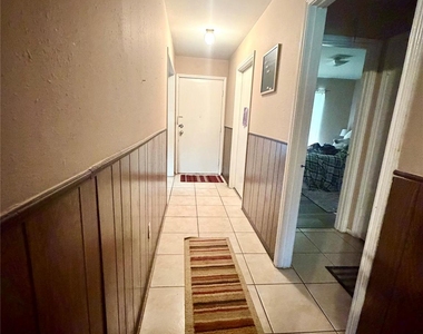 5319 Lincoln Town Drive - Photo Thumbnail 1