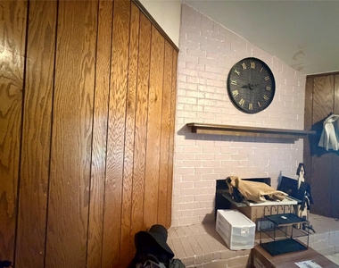 5319 Lincoln Town Drive - Photo Thumbnail 11