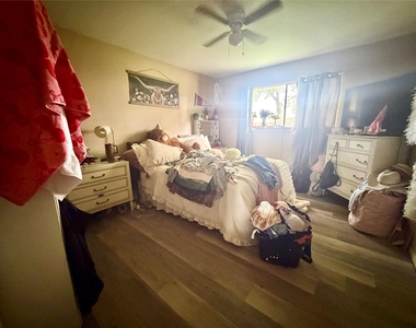 5319 Lincoln Town Drive - Photo Thumbnail 3