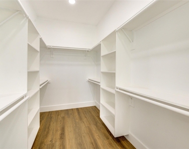 4554 Newberry Street - Photo Thumbnail 14