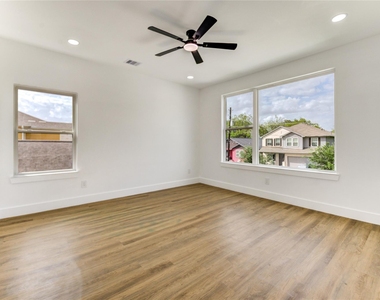 4554 Newberry Street - Photo Thumbnail 12