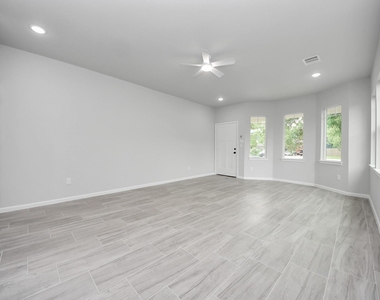 303 S Utah Street - Photo Thumbnail 4