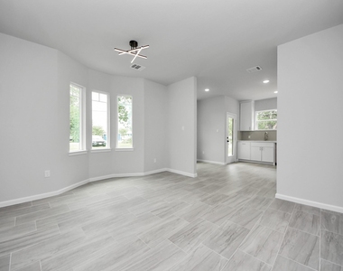 303 S Utah Street - Photo Thumbnail 9