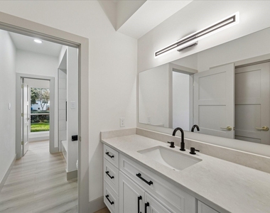 2306 Mill Lake Drive - Photo Thumbnail 23