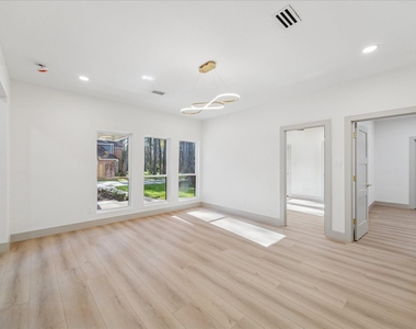 2306 Mill Lake Drive - Photo Thumbnail 21