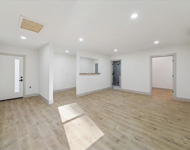 2306 Mill Lake Drive - Photo Thumbnail 28