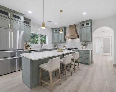 2306 Mill Lake Drive - Photo Thumbnail 3