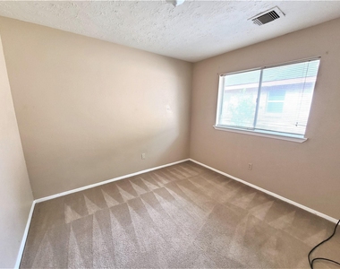 3010 Becket Street - Photo Thumbnail 4