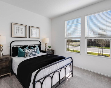 226 Draper Shadows Drive - Photo Thumbnail 7