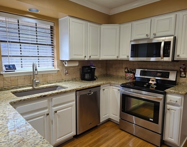 6314 Ramsgate Circle - Photo Thumbnail 12