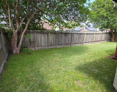 6314 Ramsgate Circle - Photo Thumbnail 38