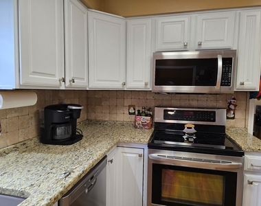 6314 Ramsgate Circle - Photo Thumbnail 10