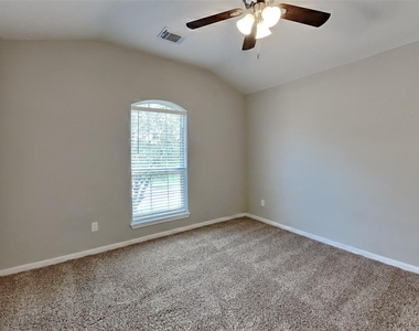 5803 Village Grove Drive - Photo Thumbnail 11
