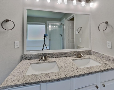5803 Village Grove Drive - Photo Thumbnail 8