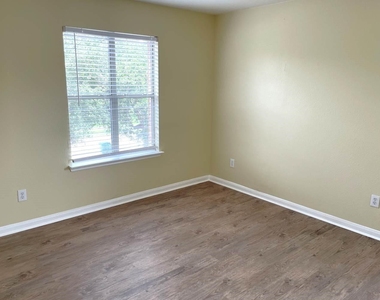 22114 Orchard Dale Drive - Photo Thumbnail 5