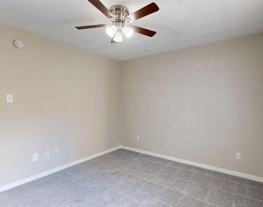 2415 Montana Blue Drive - Photo Thumbnail 10