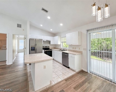 1407 W 10th Street - Photo Thumbnail 2