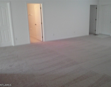 1407 W 10th Street - Photo Thumbnail 5