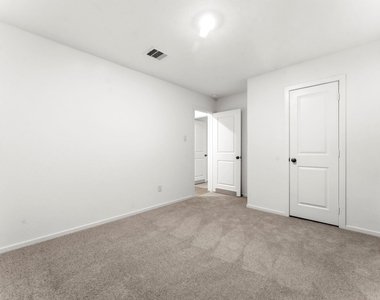 18716 Loom Dr - Photo Thumbnail 21