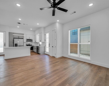 1601-615 Mustang Drive - Photo Thumbnail 3