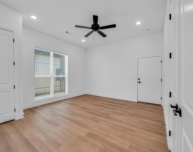 1601-615 Mustang Drive - Photo Thumbnail 2
