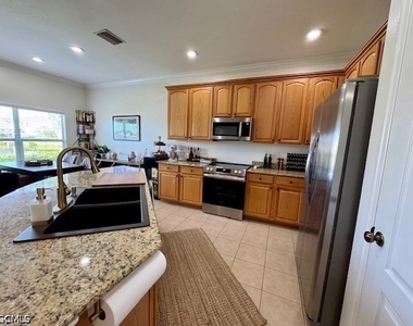 2430 Verdmont Court - Photo Thumbnail 10