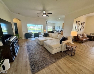 2430 Verdmont Court - Photo Thumbnail 12