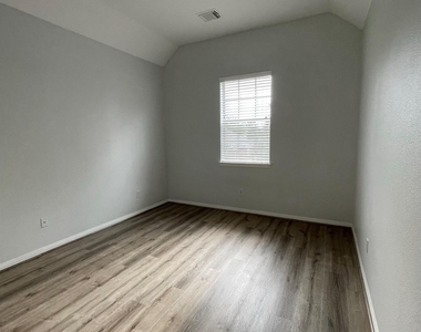 1322 Town Moor Court - Photo Thumbnail 20