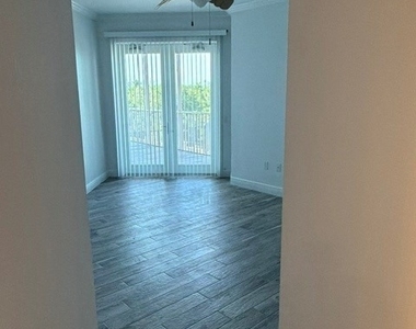 2743 1st Street - Photo Thumbnail 12