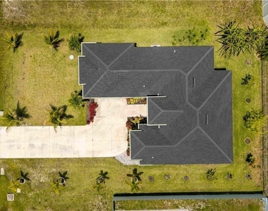 2701 Nw 11th Street - Photo Thumbnail 3