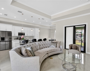 2701 Nw 11th Street - Photo Thumbnail 8