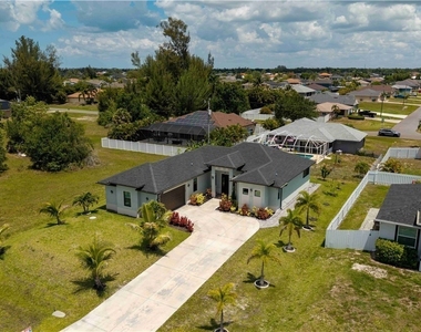 2701 Nw 11th Street - Photo Thumbnail 4