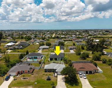 2701 Nw 11th Street - Photo Thumbnail 2