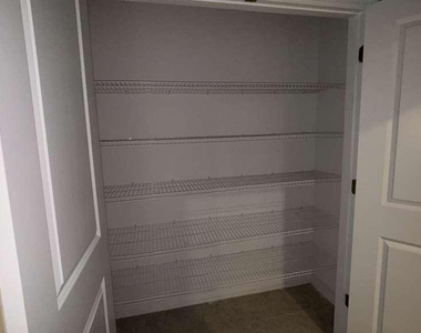 460 Westchester Drive - Photo Thumbnail 16