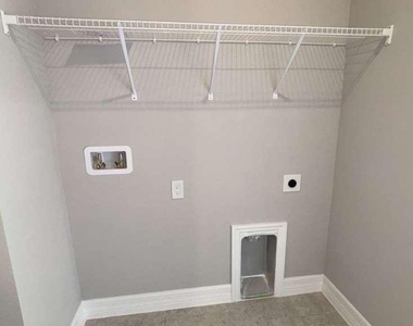 460 Westchester Drive - Photo Thumbnail 18