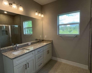 460 Westchester Drive - Photo Thumbnail 9