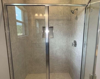 460 Westchester Drive - Photo Thumbnail 10
