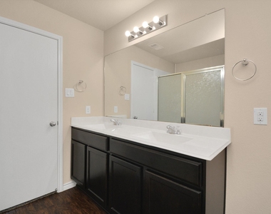 3210 Aldridge Drive - Photo Thumbnail 23