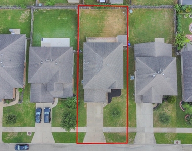 3210 Aldridge Drive - Photo Thumbnail 2
