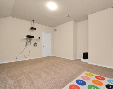3210 Aldridge Drive - Photo Thumbnail 31