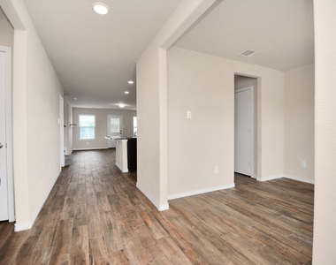 3210 Aldridge Drive - Photo Thumbnail 7