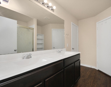 3210 Aldridge Drive - Photo Thumbnail 21