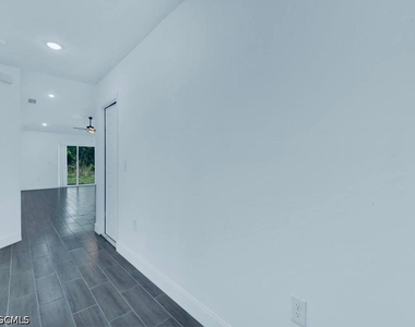 851 Bedford Drive - Photo Thumbnail 2