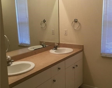 4021 28th Street Sw - Photo Thumbnail 5