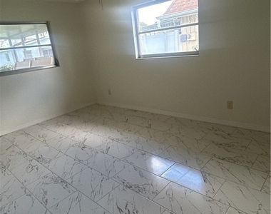2213 Gardenia Way - Photo Thumbnail 3