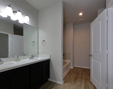 5542 Redwood Summit Lane - Photo Thumbnail 12